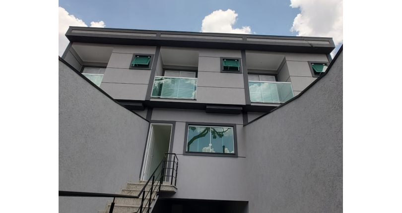 Sobrado novo à venda no Jardim São José (Zona Norte) na Rua Doutor João Toniolo 570