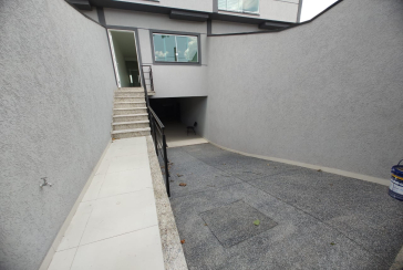 Sobrado novo à venda no Jardim São José (Zona Norte) na Rua Doutor João Toniolo 578,