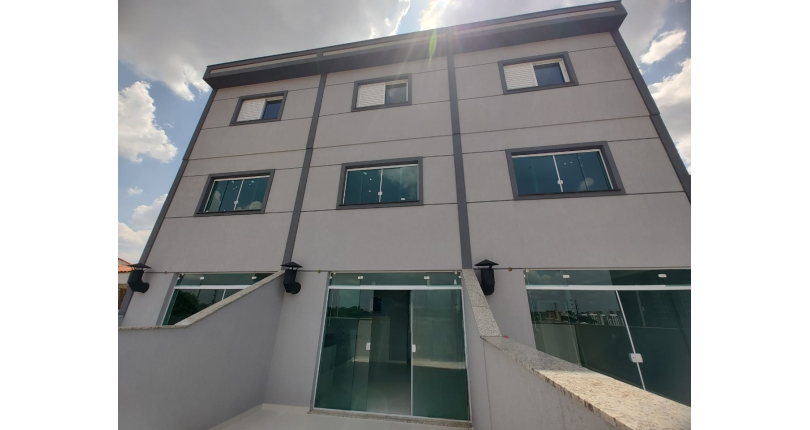 Sobrado novo à venda no Jardim São José (Zona Norte) na Rua Doutor João Toniolo 578,