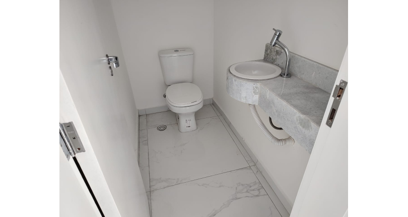 Sobrado novo à venda no Jardim São José (Zona Norte) na Rua Doutor João Toniolo 578,