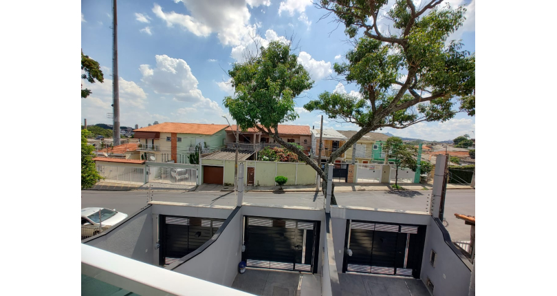 Sobrado novo à venda no Jardim São José (Zona Norte) na Rua Doutor João Toniolo 578,