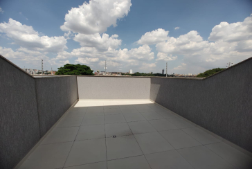 Sobrado novo à venda no Jardim São José (Zona Norte) na Rua Doutor João Toniolo 574