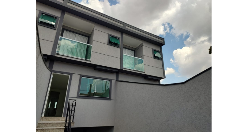 Sobrado novo à venda no Jardim São José (Zona Norte) na Rua Doutor João Toniolo 574