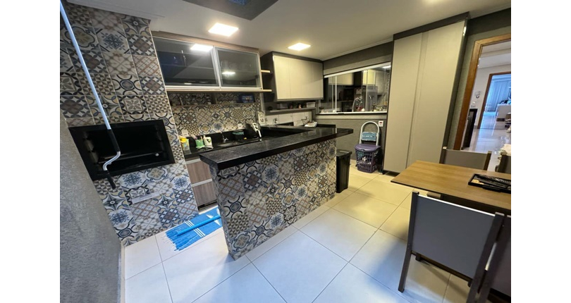 Sobrado à venda na Vila Comercial na Rua Banabuiú