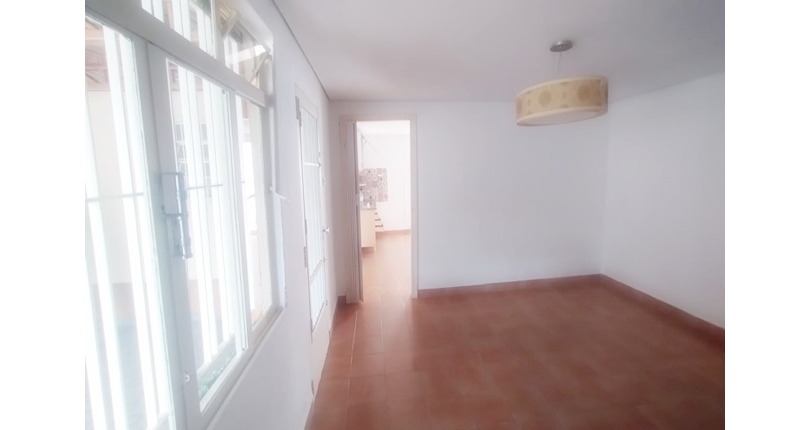 Sobrado à venda na Vila Guedes na Rua Itapixê,