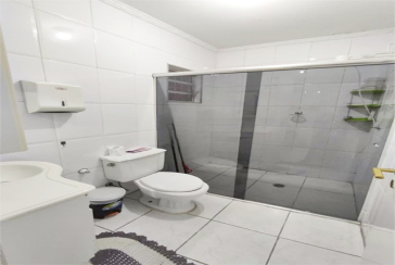  Sobrado à venda no Jardim Mutinga na Rua Belo Jardim