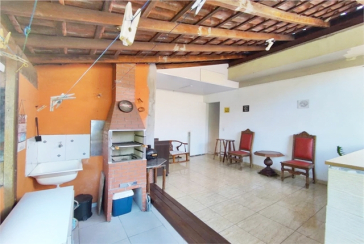  Sobrado à venda no Jardim Mutinga na Rua Belo Jardim