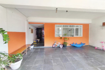  Sobrado à venda no Jardim Mutinga na Rua Belo Jardim