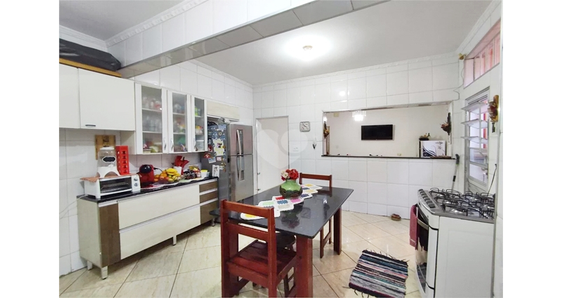  Sobrado à venda no Jardim Mutinga na Rua Belo Jardim