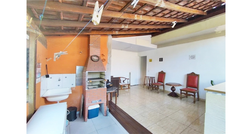  Sobrado à venda no Jardim Mutinga na Rua Belo Jardim