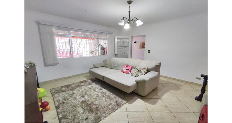  Sobrado à venda no Jardim Mutinga na Rua Belo Jardim