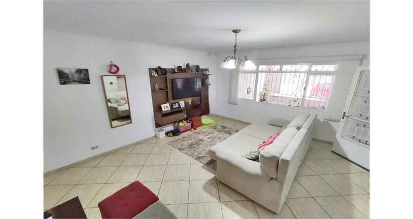  Sobrado à venda no Jardim Mutinga na Rua Belo Jardim