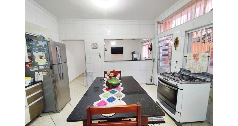  Sobrado à venda no Jardim Mutinga na Rua Belo Jardim