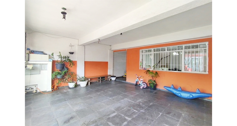  Sobrado à venda no Jardim Mutinga na Rua Belo Jardim