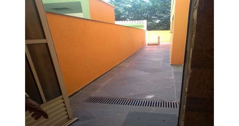 Sobrado à venda no Jardim Líbano na Rua Adalberto Kurt