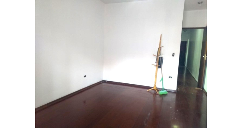 Sobrado à venda no Jardim Líbano na Rua Adalberto Kurt