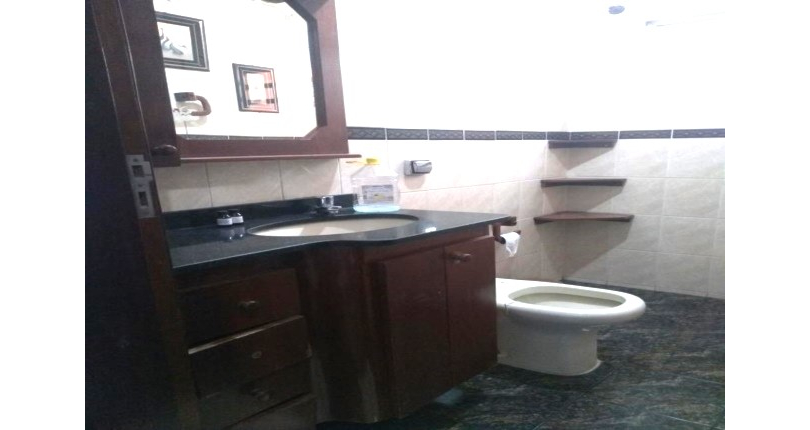 Sobrado à venda no Jardim Líbano na Rua Adalberto Kurt