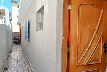 Casa assobradada à venda no Parque São Domingos na Rua Armando Martino