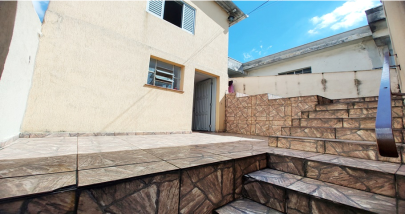 Casa assobradada à venda no Parque São Domingos na Rua Armando Martino