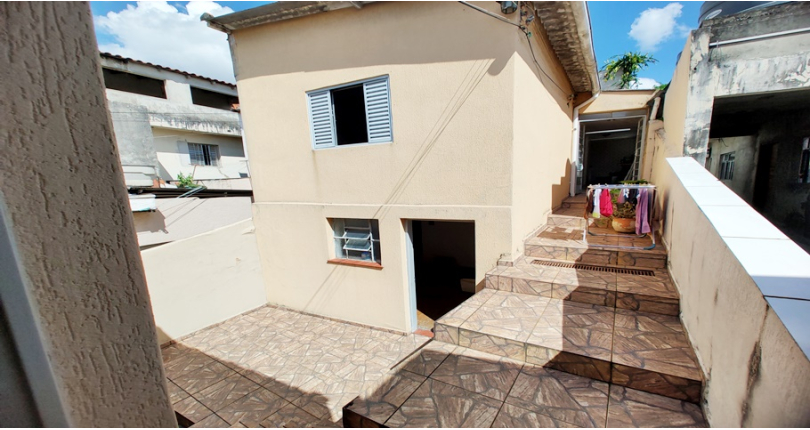 Casa assobradada à venda no Parque São Domingos na Rua Armando Martino