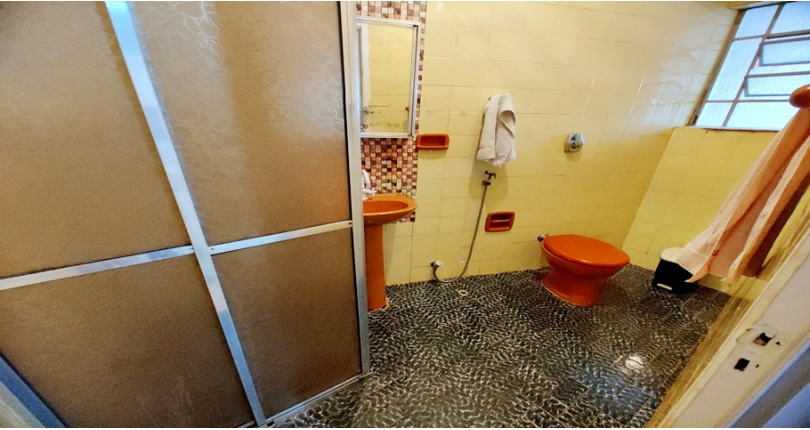 Casa assobradada à venda no Parque São Domingos na Rua Armando Martino