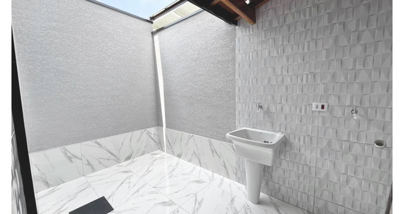 Sobrado novo à venda no Parque São Domingos na Rua Almeida Filho