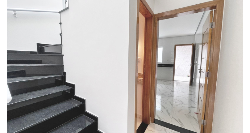 Sobrado novo à venda no Parque São Domingos na Rua Almeida Filho,  