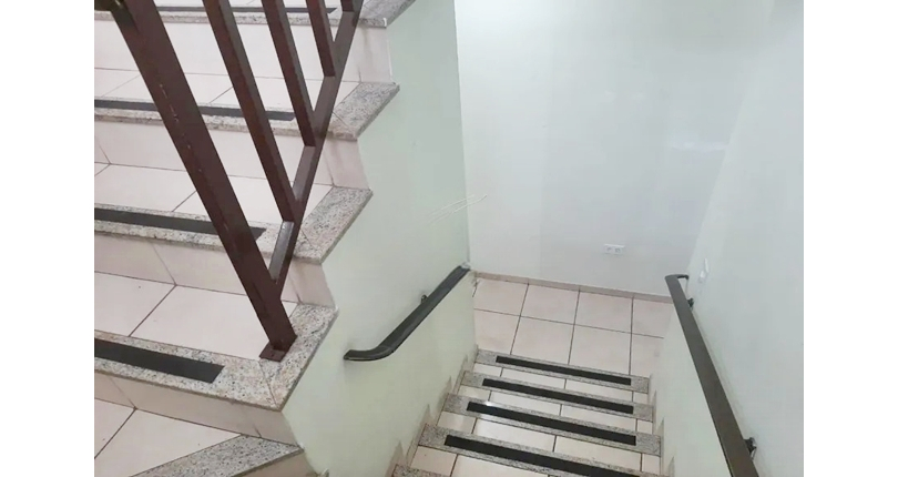 Bom Sobrado à venda no Jardim Mangalot na Rua General Lauro Cavalcanti de Farias,