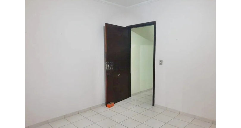 Bom Sobrado à venda no Jardim Mangalot na Rua General Lauro Cavalcanti de Farias,