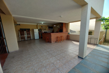 Casa espaçosa à venda na Vila Pirituba na Rua Padre João de Almeida,