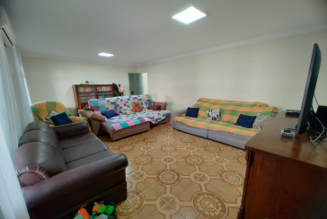 Casa espaçosa à venda na Vila Pirituba na Rua Padre João de Almeida,