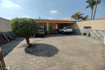 Casa espaçosa à venda na Vila Pirituba na Rua Padre João de Almeida,