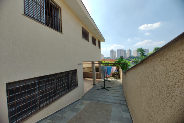 Casa espaçosa à venda na Vila Pirituba na Rua Padre João de Almeida,