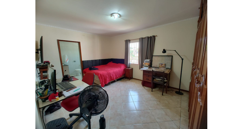 Casa espaçosa à venda na Vila Pirituba na Rua Padre João de Almeida,