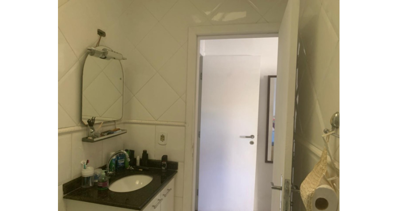 Bom Sobrado à venda na Vila Guedes na Rua Maria Julieta Drummond de Andrade