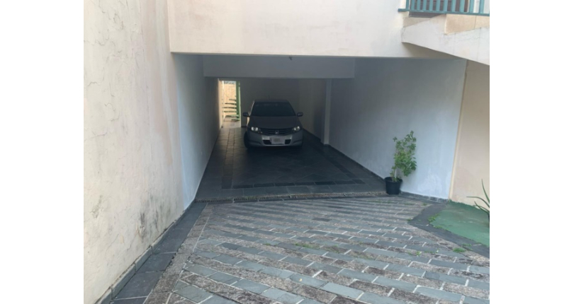 Bom Sobrado à venda na Vila Guedes na Rua Maria Julieta Drummond de Andrade