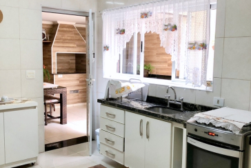 Belo Sobrado com arquitetura Única à venda no Jardim Vista Linda na Rua Jabiberi,