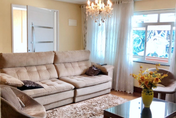 Belo Sobrado com arquitetura Única à venda no Jardim Vista Linda na Rua Jabiberi,