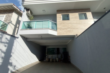 Belo Sobrado à venda no Bairro da Vila Piauí na Rua Afonso Claudio