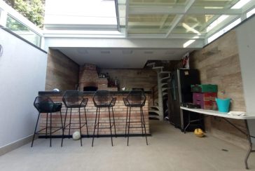 Belo Sobrado à venda no Bairro da Vila Piauí na Rua Afonso Claudio