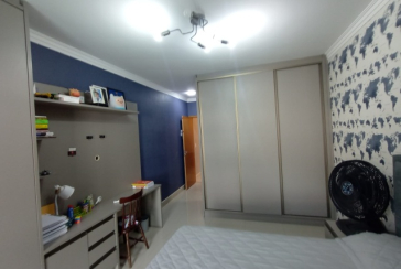 Belo Sobrado à venda no Bairro da Vila Piauí na Rua Afonso Claudio