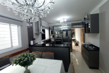 Belo Sobrado à venda no Bairro da Vila Piauí na Rua Afonso Claudio