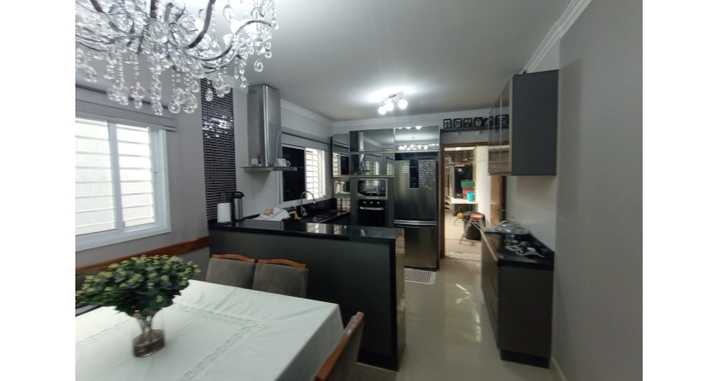 Belo Sobrado à venda no Bairro da Vila Piauí na Rua Afonso Claudio