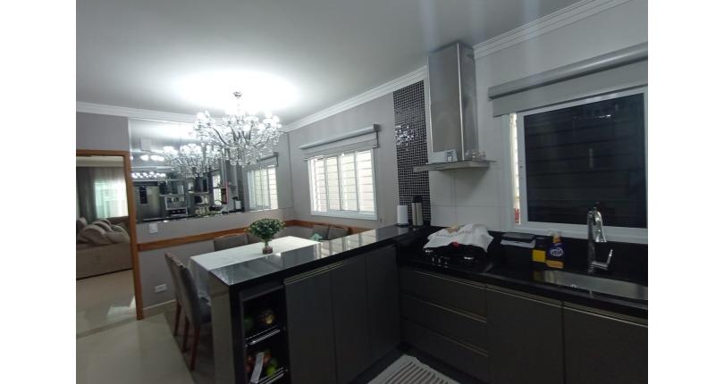 Belo Sobrado à venda no Bairro da Vila Piauí na Rua Afonso Claudio