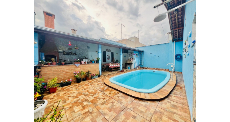 Casa Térrea à venda em Pirassununga no Bairro do Jardim Veneza na Rua Levino Malachias Ferreira