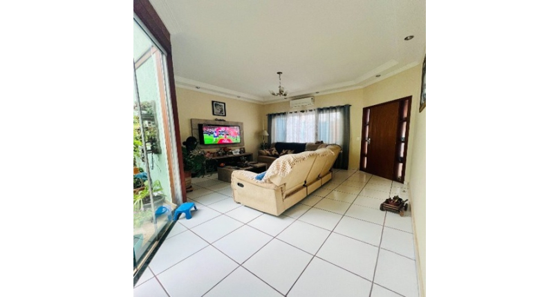 Casa Térrea à venda em Pirassununga no Bairro do Jardim Veneza na Rua Levino Malachias Ferreira