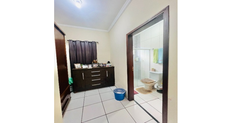 Casa Térrea à venda em Pirassununga no Bairro do Jardim Veneza na Rua Levino Malachias Ferreira