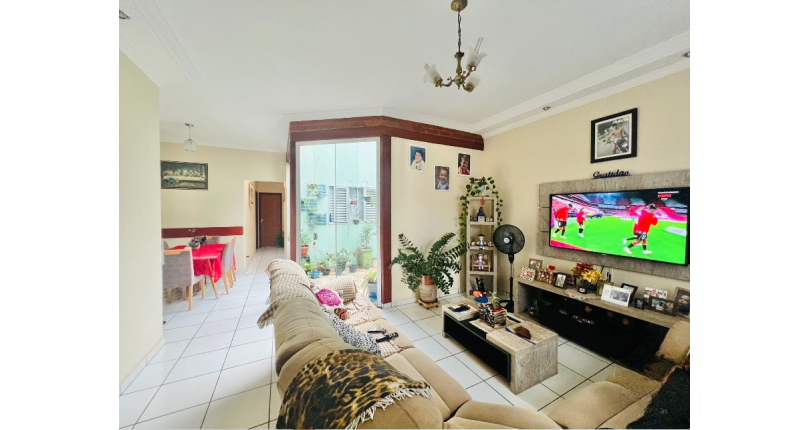 Casa Térrea à venda em Pirassununga no Bairro do Jardim Veneza na Rua Levino Malachias Ferreira