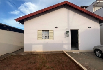 Casa à venda em Pirassununga no Bairro do Parque Clayton Malaman na Rua Acácio dos Santos Júnior
