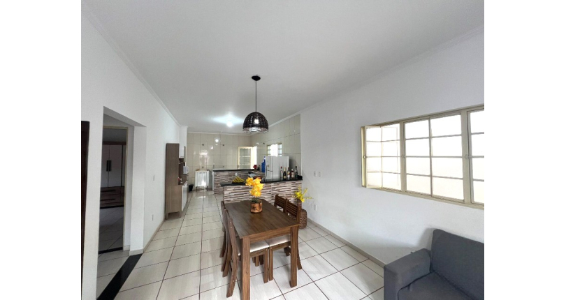 Casa à venda em Pirassununga no Bairro do Parque Clayton Malaman na Rua Acácio dos Santos Júnior